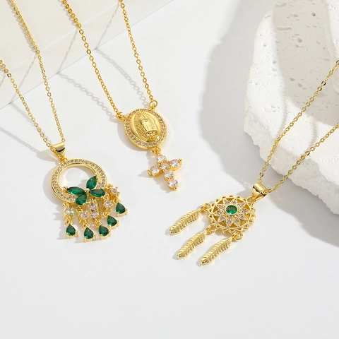 Collana Con Pendente In Zircone Vintage Placcato Oro Ottone Verde Smeraldo Goccia D'acqua Piuma Nappa Croce Gioielli Donna