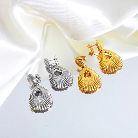 Orecchini Retro Goccia D'acqua Cavi Texture Raggi Di Sole Acciaio Al Titanio Placcati Oro 18K Per Donne