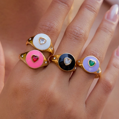 Anello con Sigillo a Cuore in Acciaio Inossidabile Vintage per Donna Placcato in Oro con Strass Intarsiati Gioielli