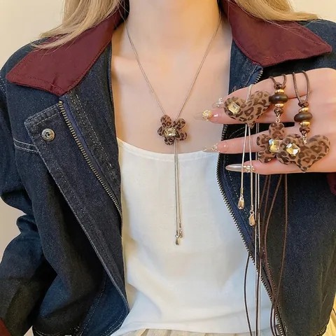 Collar Largo Con Colgante De Corazón Y Flor Flocado Leopardo Estrás Cadena De Suéter Retro Joyas Para Mujer