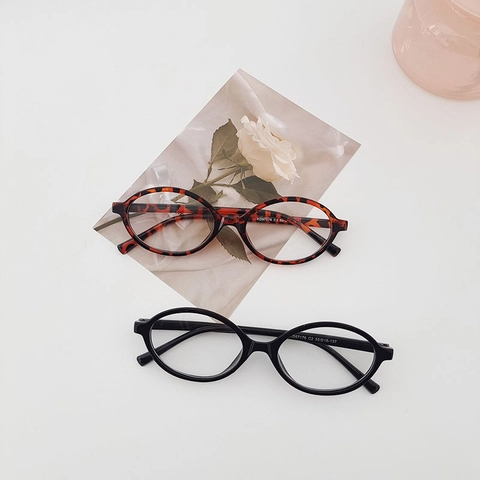 Retro Oval Sunglasses Small Frame PC Lens UV400 Protection Fashion Trendy Chic Eyewear For Men And Women