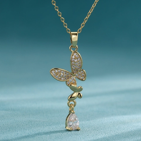 Elegante Schmetterling Anhänger Halskette Edelstahl Zirkon Wassertropfen Kristall Schmuck Für Damen