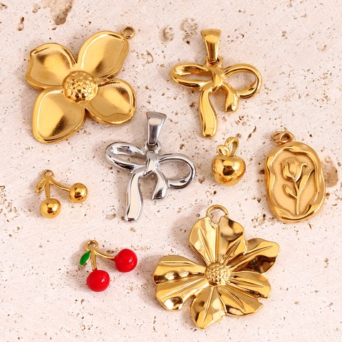 Edelstahl DIY Schmuck Anhänger Gänseblümchen Kirsche Schleife Rosenrelief Blume Frucht Charms Für Halskette Schmuckherstellung Damen