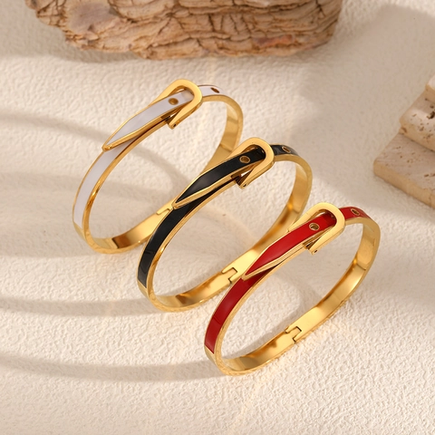 Bracciale Rigido Con Fibbia A Cintura Acciaio Inossidabile Placcato Oro 18K Smalto Fibbia A Ferro Di Cavallo Per Donna