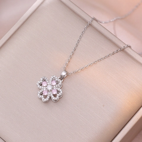 Elegante Titanstahl Kupfer Zirkonia Blume Anhänger Kette 18K Vergoldet Kleeblatt Schlüsselbein Kette Schmuck Für Damen