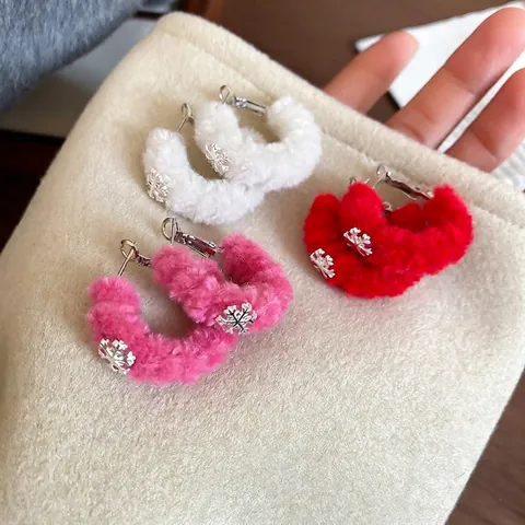 Winter Plüsch Creolen Mit Metall Schneeflocke Anhänger 925 Sterling Silber Ohrring Stecker Flauschige C-Form Süßer Stil Damen