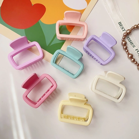 Pince À Cheveux Carrée Mate Plastique Géométrique Évidée Shark Clip Pour Femmes Élégant Minimaliste Coiffe