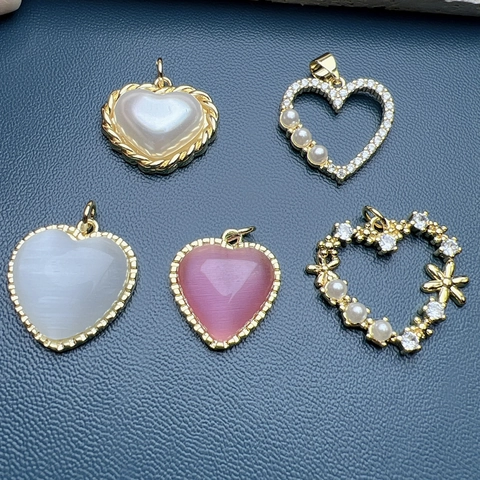 Pendente A Forma Di Cuore Rame Placcato Oro 18K Zircone Finta Perla Artificial Minimalista Accessorio Collana DIY Per Donna Elegante