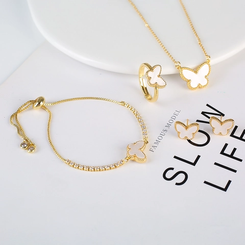 Elegantes Schmetterlings-Schmuckset Für Damen Kupfer Vergoldet Schmetterling Halskette Ohrringe Ring Verstellbares Armband Strass Süßes Mode Schmuckset Geschenk