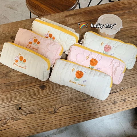 Kawaii Gestepptes Polyester Mäppchen Große Kapazität Tulpe Hase Stickerei Schreibwaren Tasche Kosmetiktasche