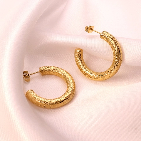 Orecchini a Cerchio a C in Acciaio Inossidabile Martellato Vintage per Donna Placcati in Oro 18K Orecchini Geometrici Testurizzati