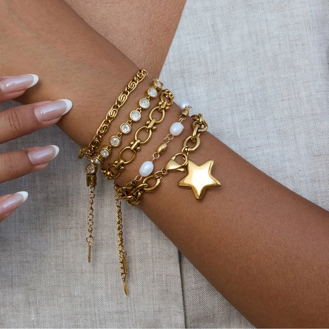 Elegante Pulsera De Acero Inoxidable Con Perla De Agua Dulce Y Colgante De Estrella Chapada En Oro 18K Para Mujer