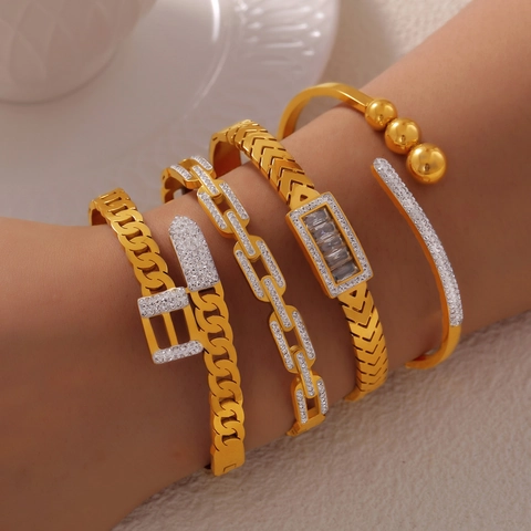 Bracciale Rigido in Acciaio al Titanio Placcato Oro per Donna Design a Catena Geometrica con Strass Intarsiati Gioielli Regalo