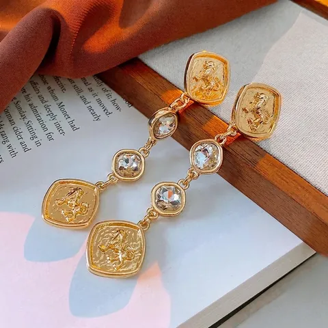 Boucles D'oreilles Pendantes Médaillon Relief Lion Alliage Strass Avec Tige En Argent Style Palais Rétro Pour Femmes