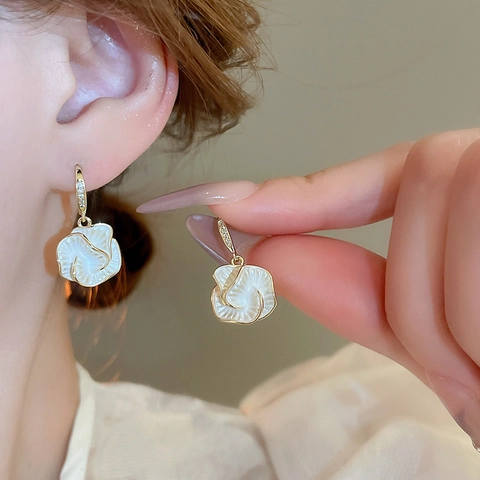 White Flower Copper Hook Earrings Elegant Zircon Inlaid Geometric Drop Jewelry For Women Delicate Floral Accessory