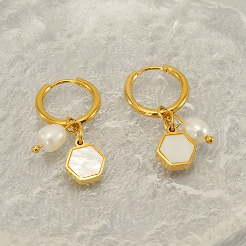 Orecchini A Cerchio In Acciaio Inossidabile Placcato Oro 18K Con Perla Artificial Naturale E Ciondolo A Conchiglia Esagonale Per Donna