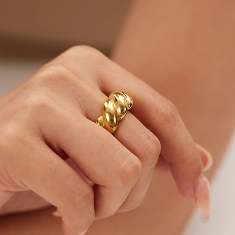 Croissant Ring 18K Gold Plated Stainless Steel Twisted Braid Chunky Waterproof Hypoallergenic Retro Fashion Women Jewelry