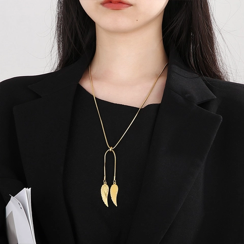 Collana con Pendente a Doppia Ala d'Angelo in Acciaio al Titanio per Donna Elegante Collana Lunga a Catena a Serpente Regolabile