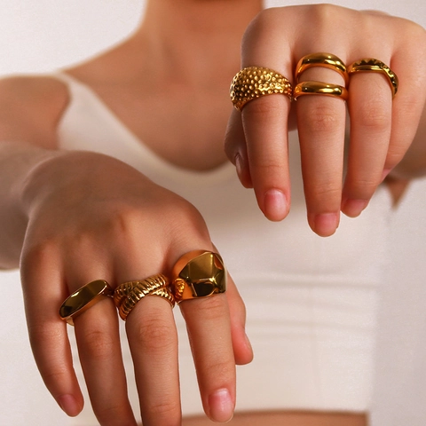 Hammered Texture Geometric Stainless Steel Ring For Women Eighteen Karat Gold Plated Irregular Chunky Finger Ring Fashion Jewelry