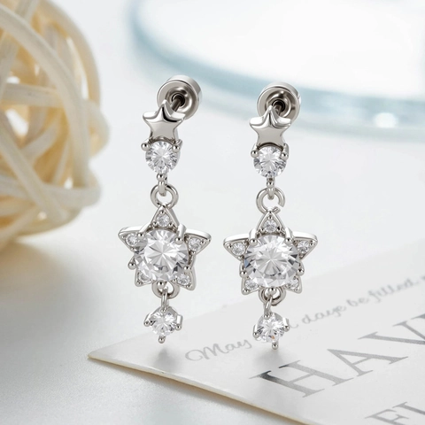 Pendiente De Cartílago Estrella Colgante Acero De Titanio Cobre Circón Cierre De Rosca Pequeño Brillante Joyería De Piercing Para Mujer