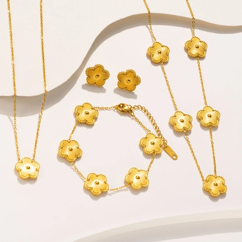 Set di Gioielli in Acciaio al Titanio Trifoglio a Quattro Foglie Collana Bracciale Orecchini Zircone Fiore Regalo Donna