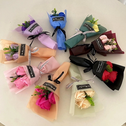 Bouquet Di Fiori Di Sapone Alla Rosa Fatto A Mano Con Foglie Decorative E Nastro Per Regalo Di San Valentino Graduazione