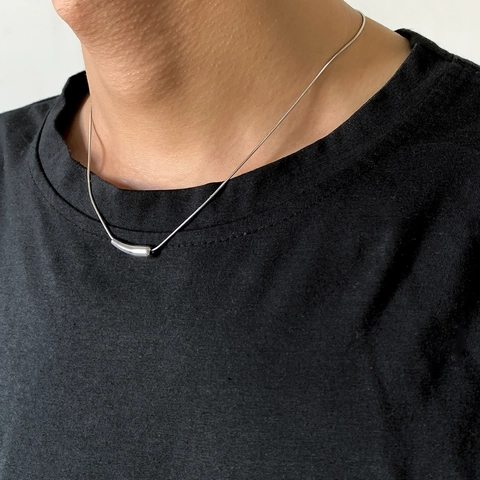 Collar De Acero Inoxidable Minimalista Con Colgante De Tubo Curvado Cadena De Serpiente Joyería Hip Hop Streetwear Para Hombre