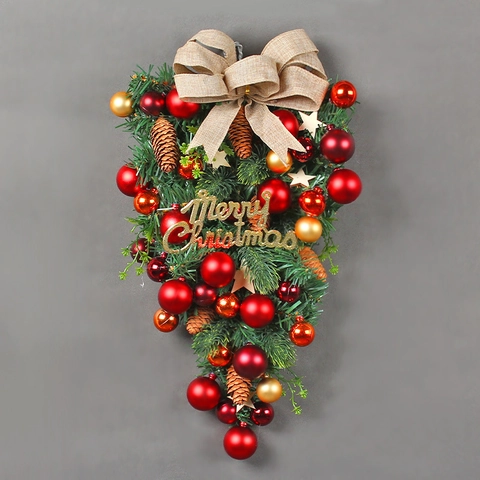 Guirnalda De Navidad Con Agujas De Pino Bolas Rojas Doradas Piñas Lazo De Arpillera Y Letrero De Merry Christmas