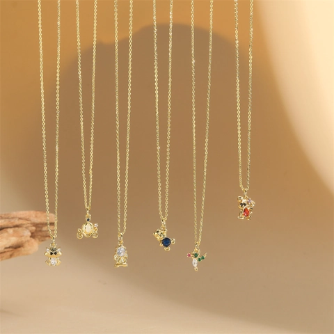 Collier Pendentif Animal en Cuivre Plaqué Or avec Zirconia pour Femme Mignon Ours Colibri Carrosse Citrouille Bijoux