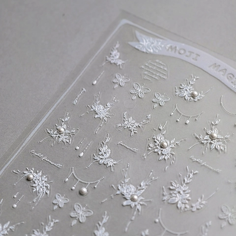 Adesivi Per Unghie Rilievo 5D 3D Goffrato Fiore Pizzo Bianco Farfalla Perla Artificial Design Francese Elegante DIY Decalcomanie