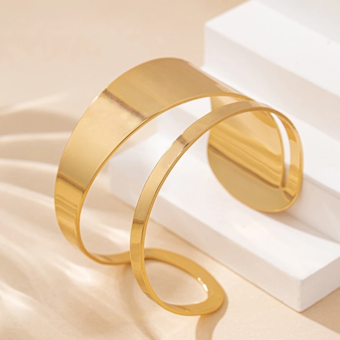 Onregelmatige Holle Open Manchet Armband Legering Geometrisch Verstelbaar Goudkleurig Modern Elegant Sieraden Dames