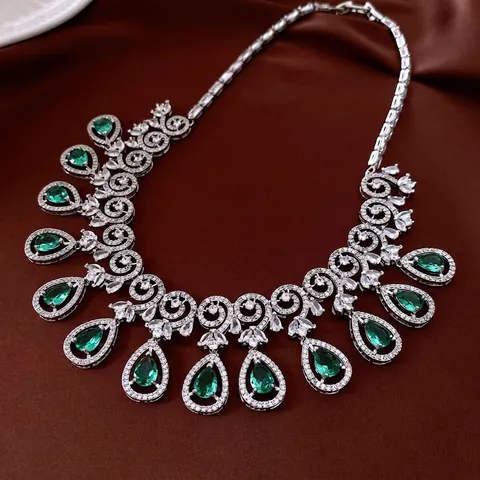 Collana E Orecchini Lusso Verde Smeraldo Goccia D'acqua Zircone Rame Con Perno In Argento Gioielli Eleganti Di Alta Qualità