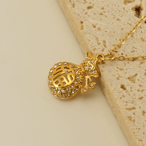 Glücksbeutel Anhänger Halskette 18K Vergoldet Edelstahl Mit Strasssteinen Hohl Fu Charakter Schmuck Für Frauen