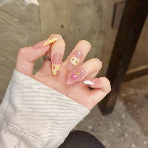 Handmade Strawberry Bear Press On Nails Almond Pink Yellow 3D Cartoon Painted Fake Nails With Adhesive Glue For Women