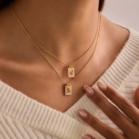 Goldfarbene Edelstahl Halskette Mit Hohlem Quadratischem Katzen Hunde Anhänger Und Kunstperlen Für Damen Schmuck Geschenk