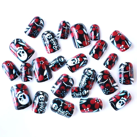 Unghie Finte Halloween Gotico Stile Scuro Base Nera Con Fiori Rossi E Teschi Bianchi Unghie Quadrate Corte