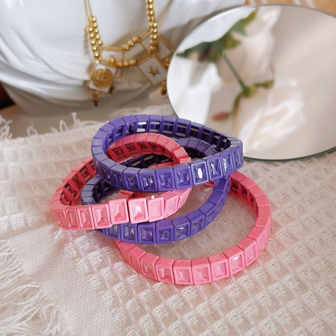 Bracelet de Perles en Émail et Strass Bohémien pour Femmes Style Dopamine Macaron Bracelet Élastique Géométrique en Alliage Bijoux Cadeau