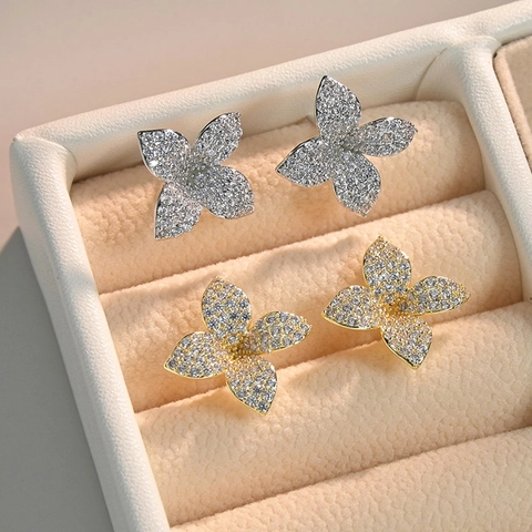 Vlinder Oorknopjes Met AAA Zirconia Micro Pave Messing Sieraden En en Oorpunt Elegant Vrouwen