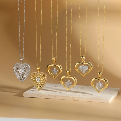 Mode Cuivre Zirconia Creux Cœur Flocon de Neige Pendentif Collier pour Femme Luxe Léger Or Argent Vierge Marie Croix Étoile Collier