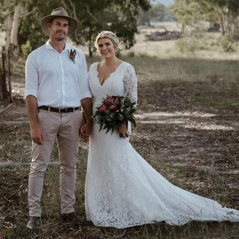 Deep V Neck Lace Wedding Dress With Three Quarter Sleeves Elegant Mermaid Bridal Gown Floor Length Ivory White