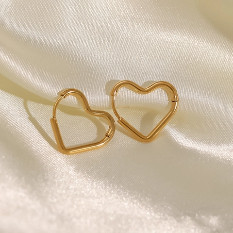 Minimalist Stainless Steel Heart Shaped Hoop Earrings French Style Elegant Gold Silver Electroplated Heart Jewelry For Women