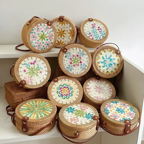 Round Rattan Shoulder Crossbody Bag For Women Handmade Woven Straw Shell Patchwork Beach Vacation Bohemian Style