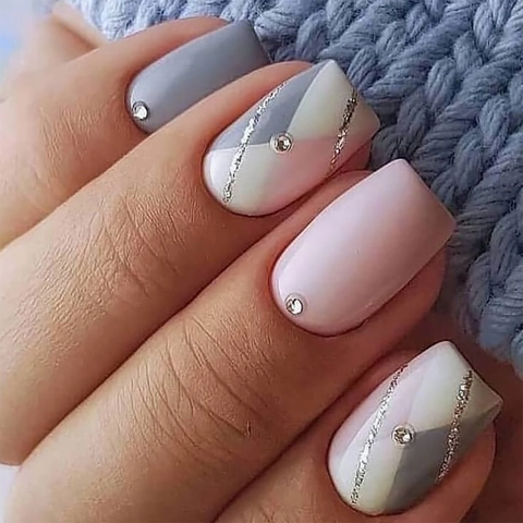 Coffin Press On Nägel Lang Geometrisches Karo Muster Hellgrau Rosa Glitzer Strass Glänzende Falsche Nägel Für Frauen