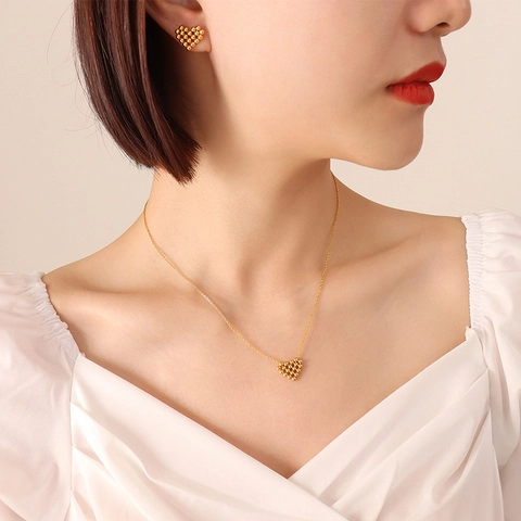 Collana E Orecchini A Cuore Acciaio Al Titanio Placcato Oro 18K Gioielli Delicati Per Donna Accessorio Moda Minimalista