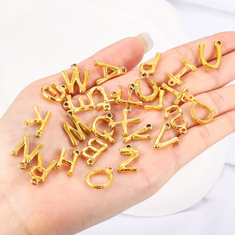 Colgantes De Alfabeto De Acero Inoxidable Textura De Bambú Dijes De Letras 3D Irregulares Para Hacer Joyas