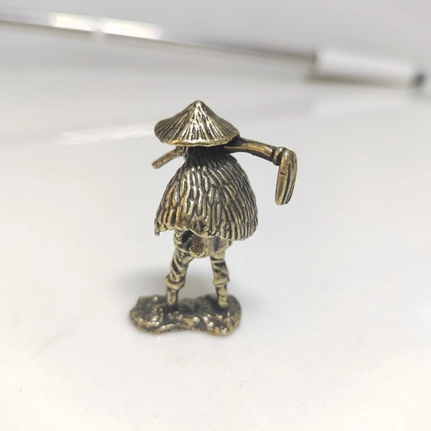 Vintage Brass Alloy Miniature Farmer Figurine Desktop Ornament Micro Landscape Bonsai Decoration Traditional Peasant