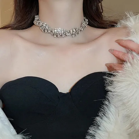Collier Choker En Strass Torsadé Base Cuivre Étincelant Multi Rangs Cristal Luxe Élégant Bijoux De Mode Ton Argent