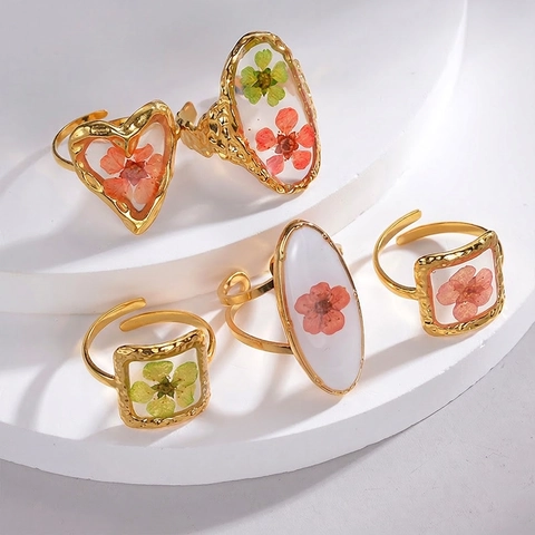 Anillo Abierto de Acero Inoxidable con Flores Secas Naturales de Resina para Mujer Textura Martillada Botánico Ajustable Joyería