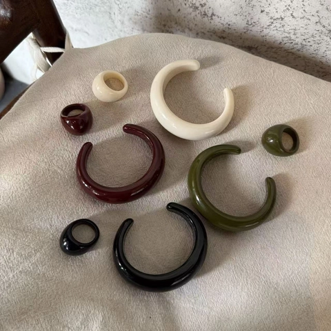 Hars Band Ring Ovaal Dik Glad Acryl Vingerring Retro Minimalistisch INS Stijl Modieuze Glanzende Sieraden Voor Vrouwen