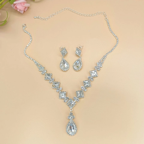 Set Di Gioielli In Rame Di Lusso Vintage Collana Orecchini Bracciale Anello Strass Goccia D'acqua Per Donne Matrimonio Festa